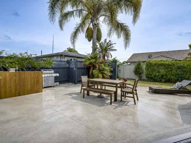 13 Howard Road, Taradale