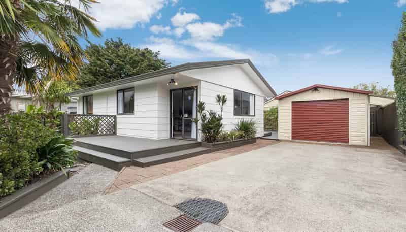 2/136 Buckland Road, Mangere East