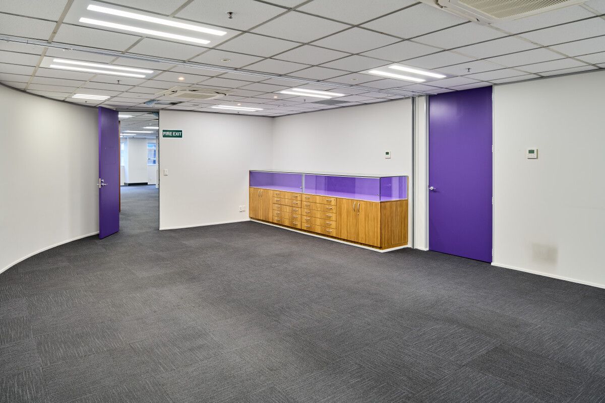 Vacant CBD Offices with Parking – Willis St - Mehr