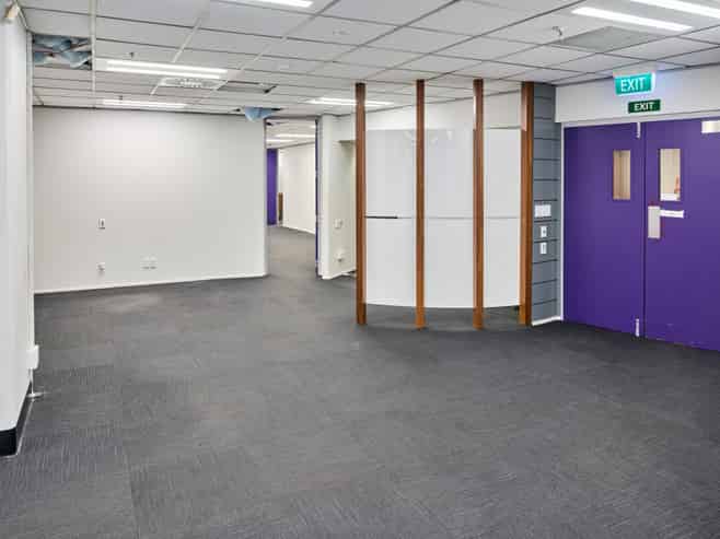 Vacant CBD Offices with Parking – Willis St