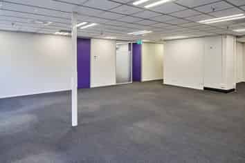 Vacant CBD Offices with Parking – Willis St