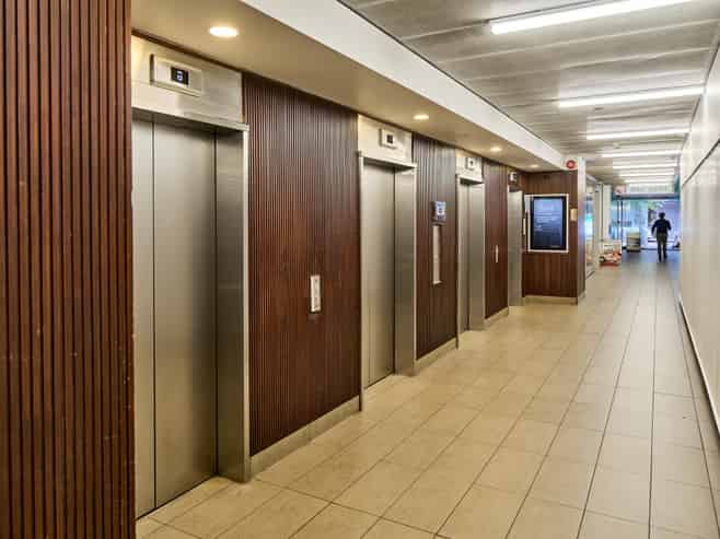 Vacant CBD Offices with Parking – Willis St