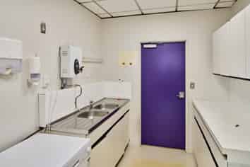 Vacant CBD Offices with Parking – Willis St