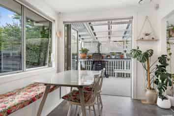 20A Puketitiro Street, Glen Eden