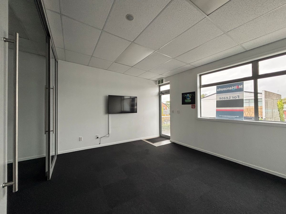 First Floor Office with Secure Car Parking – pohled 5