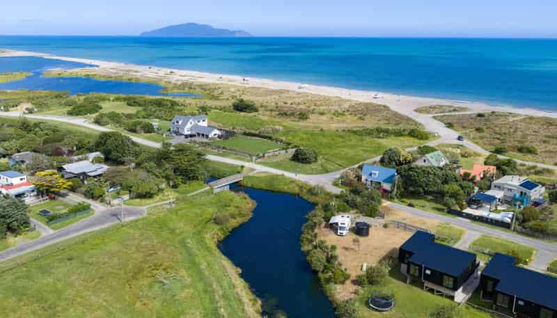 44 Kapiti Lane, Otaki Beach