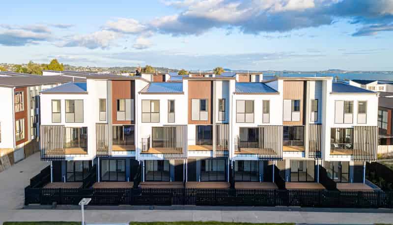 2/ 10  Scott Road, Hobsonville