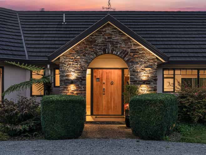 27 Pohutukawa Drive, Levin