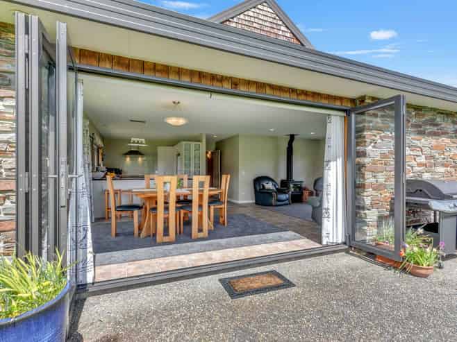 27 Pohutukawa Drive, Levin