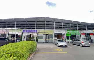 Prime Albany retail with partitioned rooms