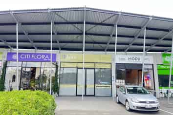 Prime Albany retail with partitioned rooms