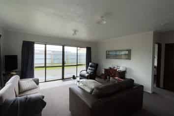 1/122 Blake Street, Blaketown