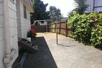 27A Silver Creek Road, Manurewa