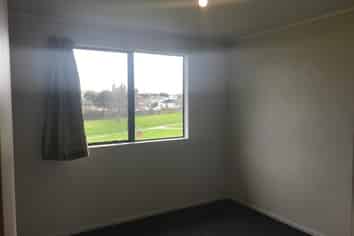 27A Silver Creek Road, Manurewa