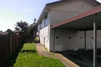 27A Silver Creek Road, Manurewa