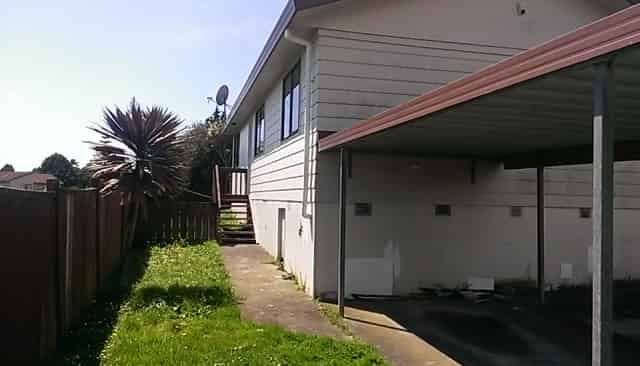 27A Silver Creek Road, Manurewa