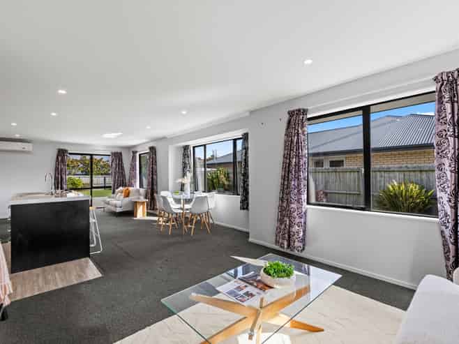 6 Lawrence Drive, Rolleston