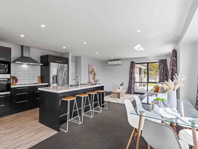 6 Lawrence Drive, Rolleston