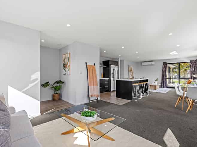 6 Lawrence Drive, Rolleston