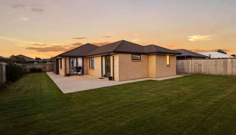 6 Lawrence Drive, Rolleston