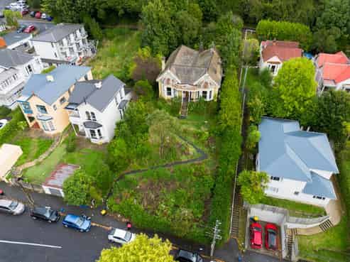 90  Queen Street, NORTH DUNEDIN