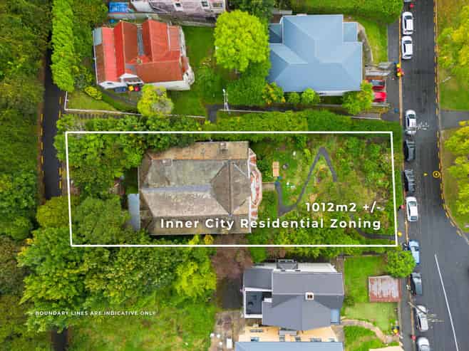 90  Queen Street, NORTH DUNEDIN