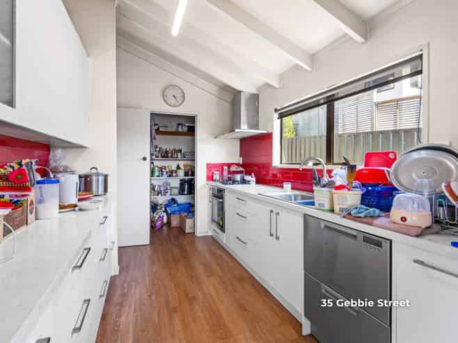 35 & 35A Gebbie Street, KINMONT PARK