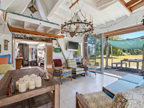 143 Jackett Island, Motueka