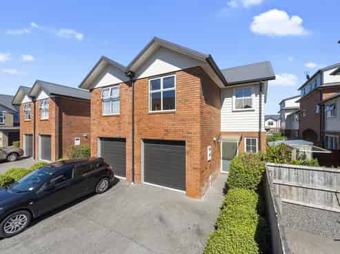 2 Chiefs Court, Hamilton East