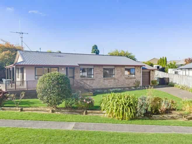 75 Gibson Road, Dinsdale