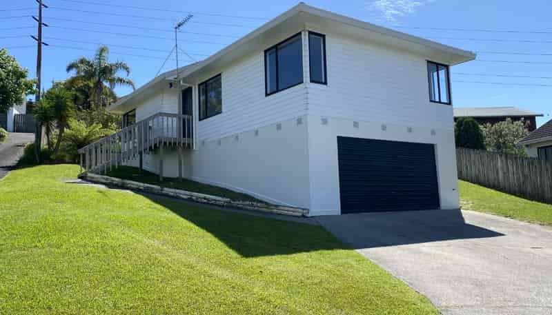 82 Athena Drive, Totara Vale