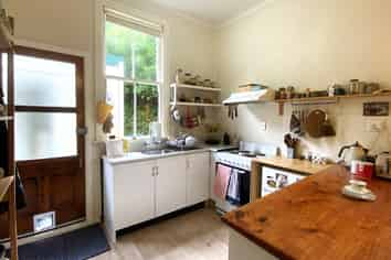 12a Freeling Street, Island Bay