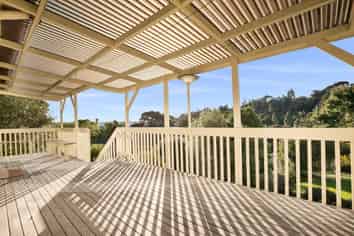 13 Island Bay Road, Beach Haven