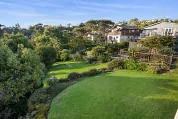 13 Island Bay Road, Beach Haven