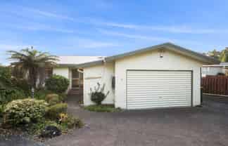 13 Island Bay Road, Beach Haven