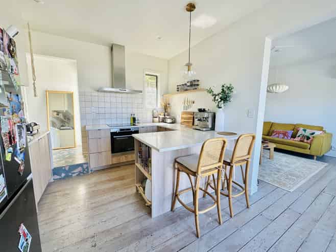 438 The Esplanade, Island Bay