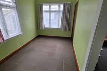 273B College Street, West End