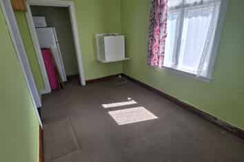 273B College Street, West End