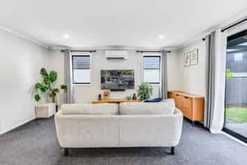 2/64 Cabourne Drive, Glenview