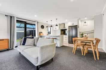 2/64 Cabourne Drive, Glenview