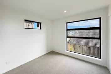  Rauemi Way, Te Atatu South