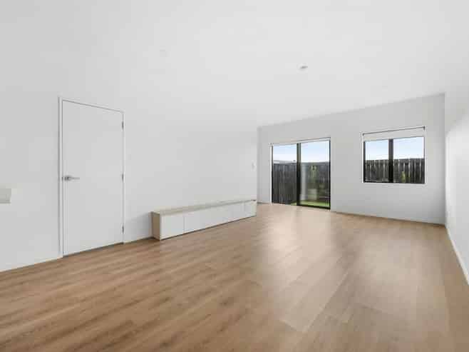 63 Whare Kauri Road, Takanini