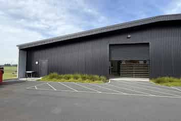 High quality Lease Opportunity at Hamilton Airport