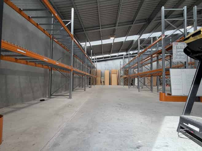 High quality Lease Opportunity at Hamilton Airport