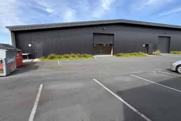 High quality Lease Opportunity at Hamilton Airport