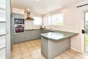  6 Richard Halse Drive, The Gardens