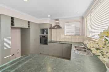  6 Richard Halse Drive, The Gardens