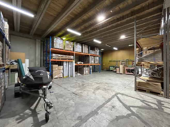 Warehouse & Yard Just off the Motorway
