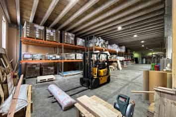 Warehouse & Yard Just off the Motorway
