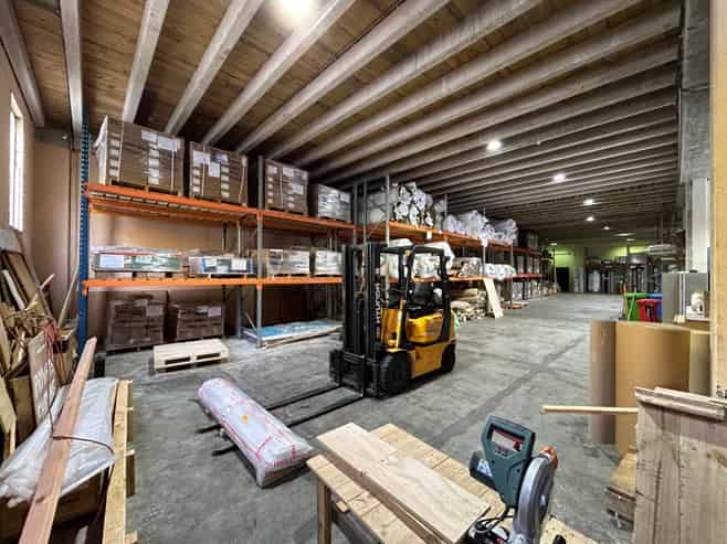 Warehouse & Yard Just off the Motorway